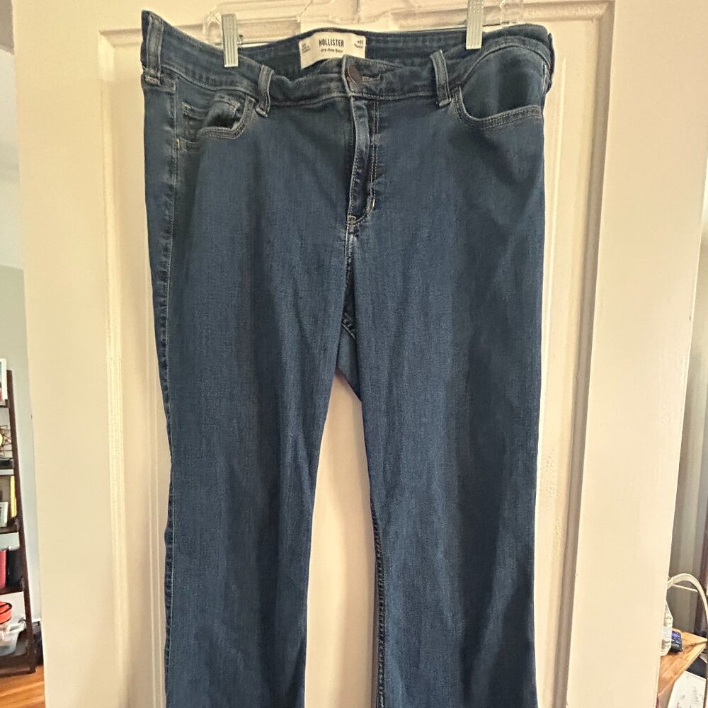 Hollister Mid-Rise Bootcut Jeans 2025